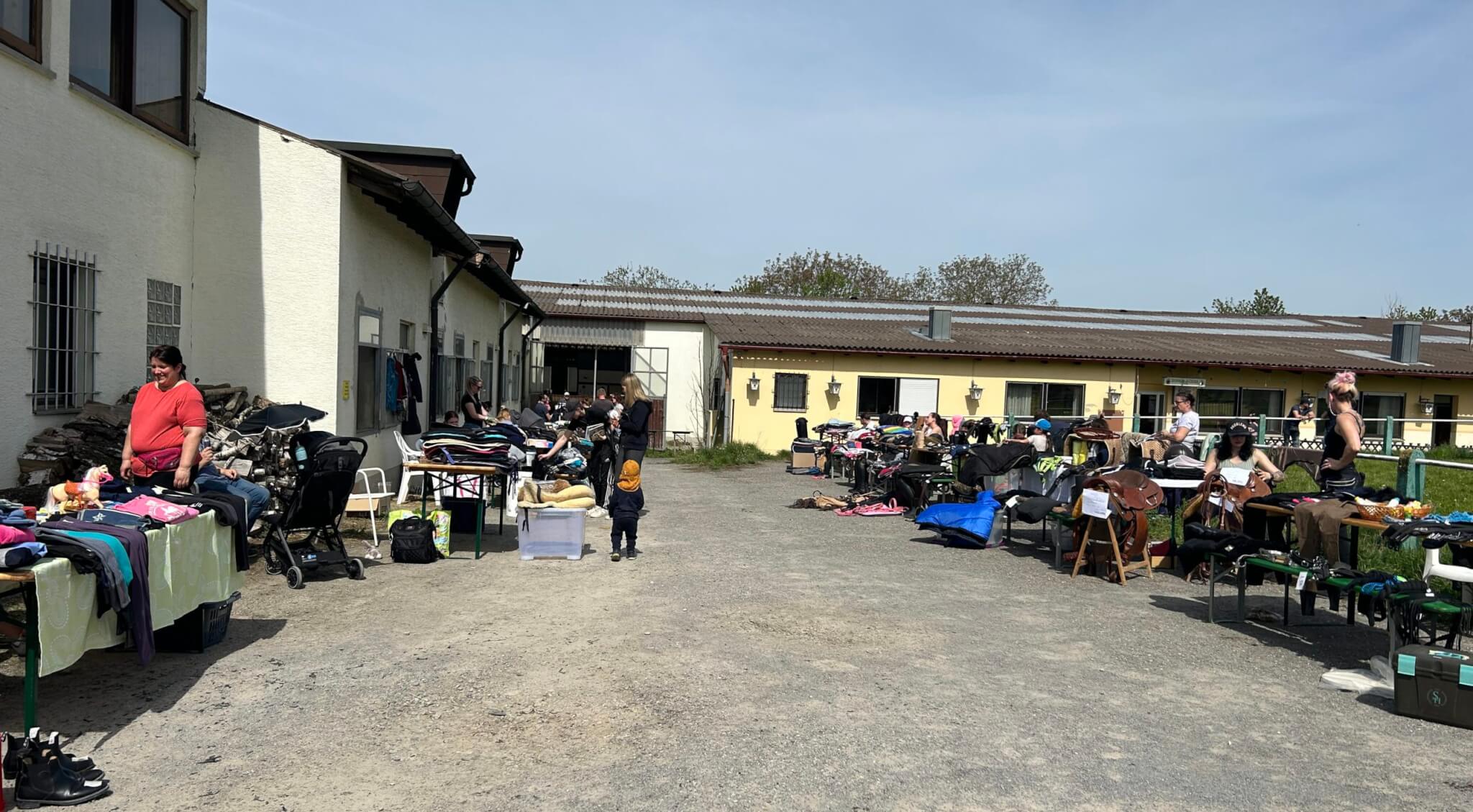 Stall-Flohmarkt mit Weißwurstfrühstück